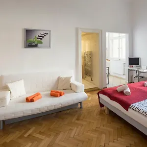  Apartment Dusni