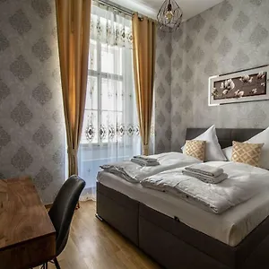 Design 3bdr In Residence, Free Parking Apartment